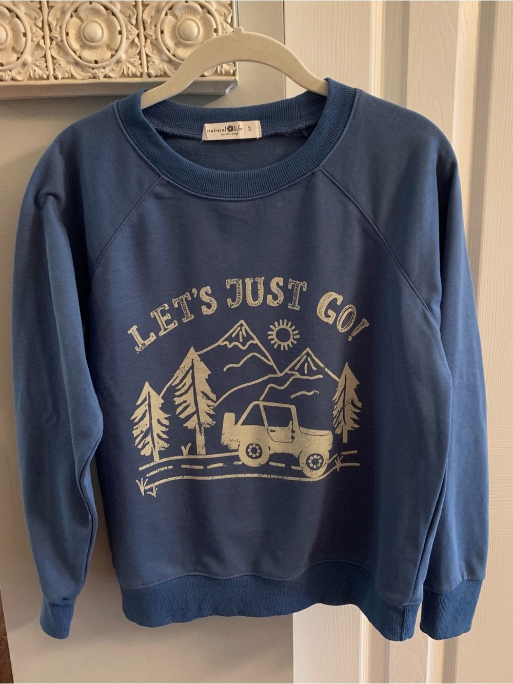 NATURAL LIFE Blue 'Let's Just Go' Graphic Crewneck - S